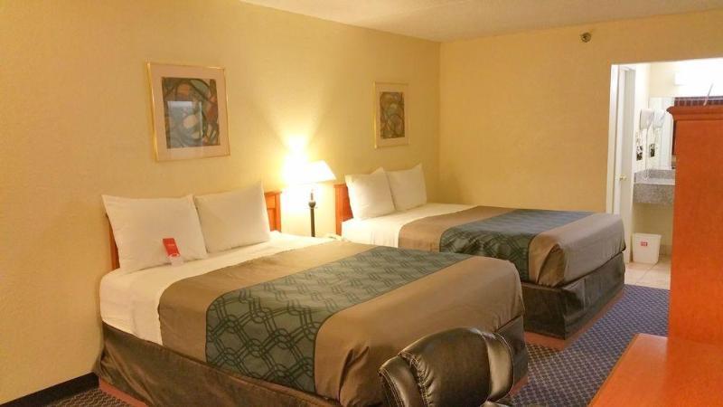 Days Inn By Wyndham College Station University Drive Exteriör bild